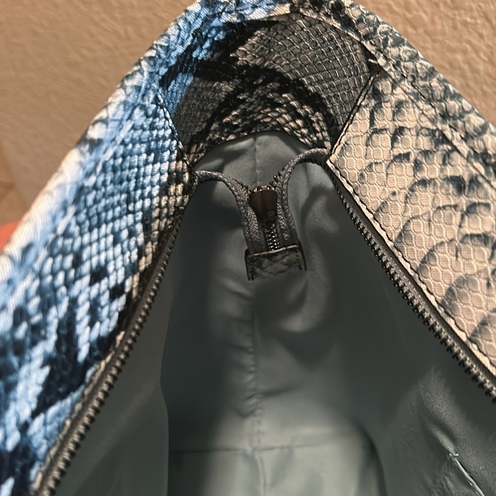 Studio Badgley Mischka, Vegan Leather, Light Blue Snake TOTE. NWT - Picture 8 of 16